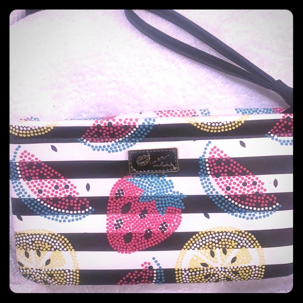 BRAND NEW BETSEY JOHNSON DOUBLE POUCH WRISTLET!!!